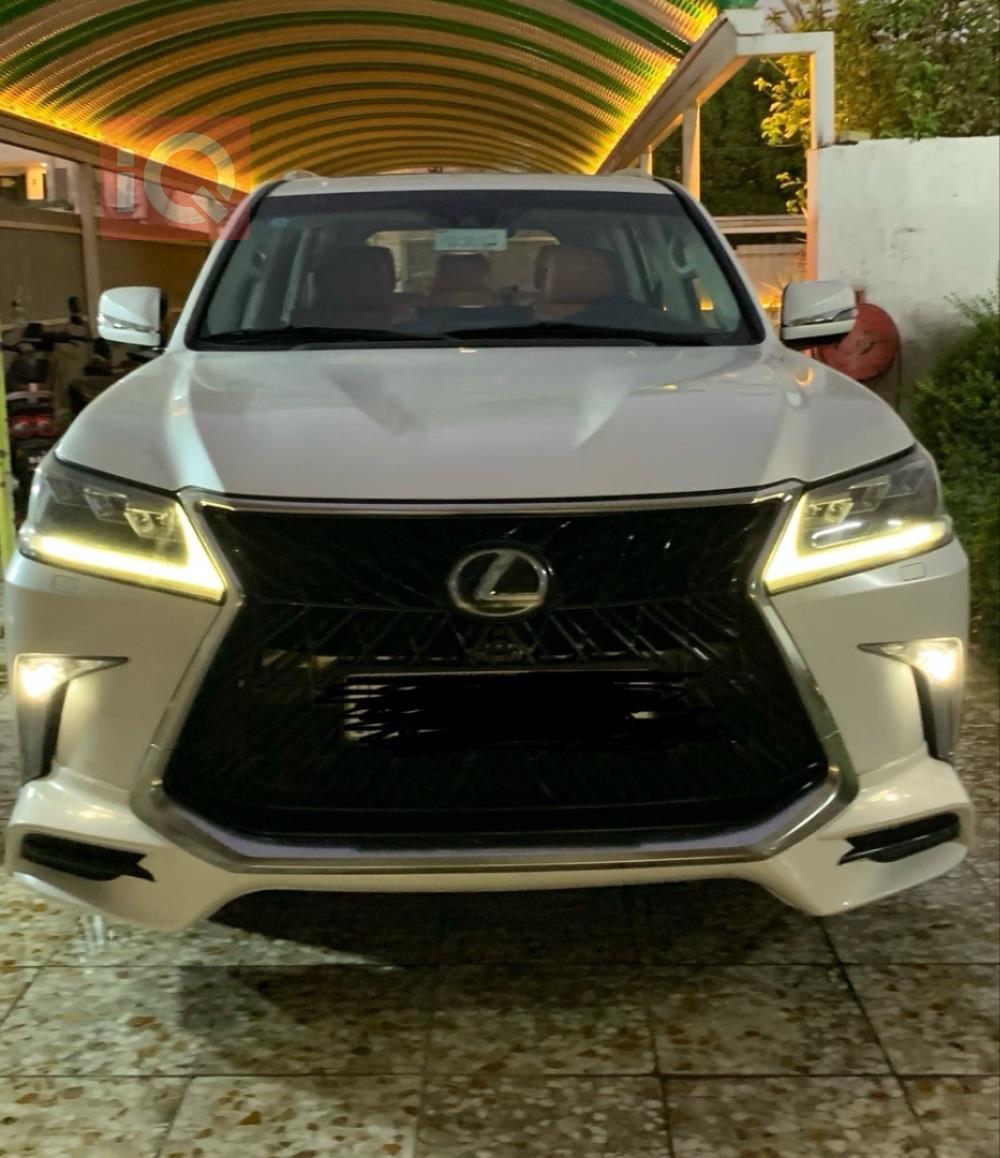 Lexus LX